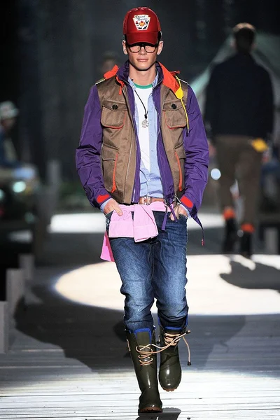 Look 12